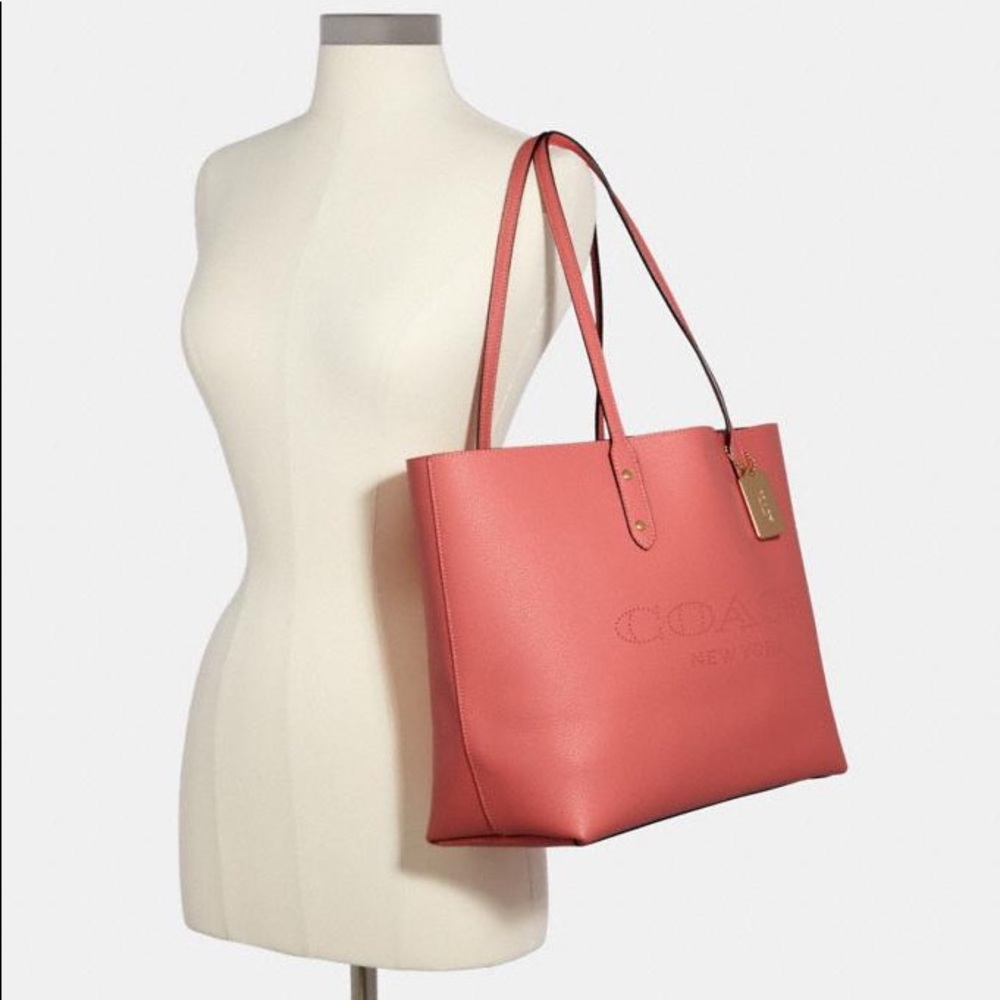 🎉SOLD🎉 NEW Coach Town Tote With Coach Print - Picture 3 of 5